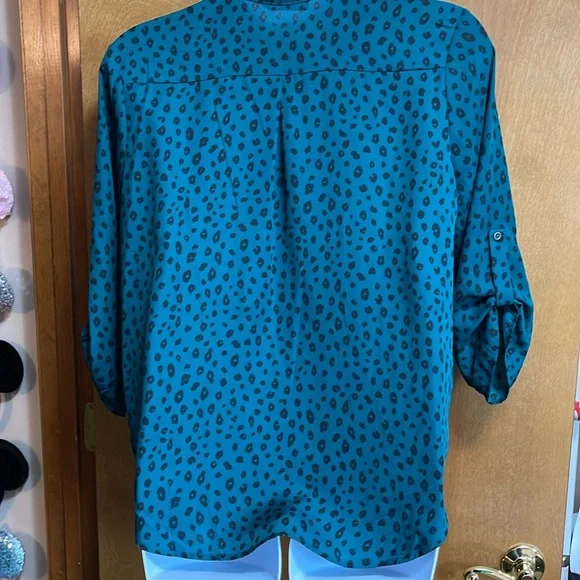 Lush XXL Dark Green Animal Print Top Blouse - Picture 4 of 6